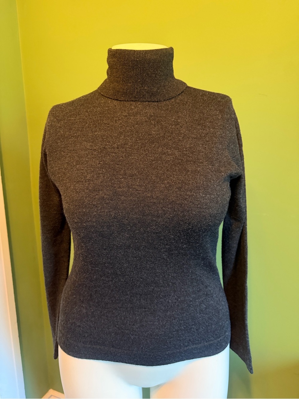 Mantles Petite Wool blend Classic Charcoal Turtleneck Sweater - Women Medium